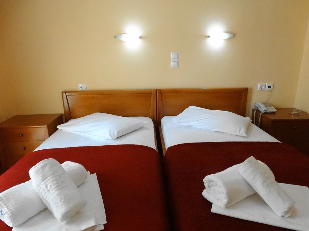 Faros Ii Hotel